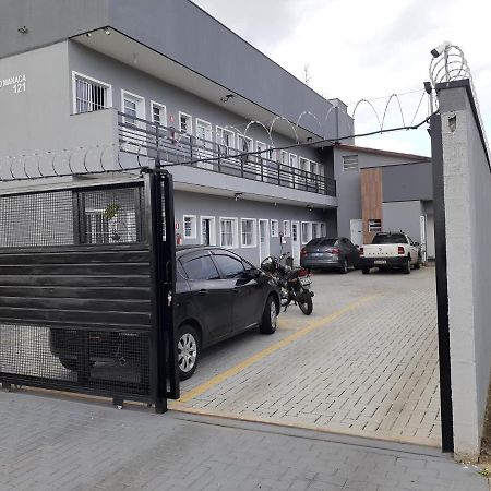 Апартаменты Loft05 Completo Ar Internet Garagem Prox Aparecida E Industrias Пиндамоньянгаба Экстерьер фото